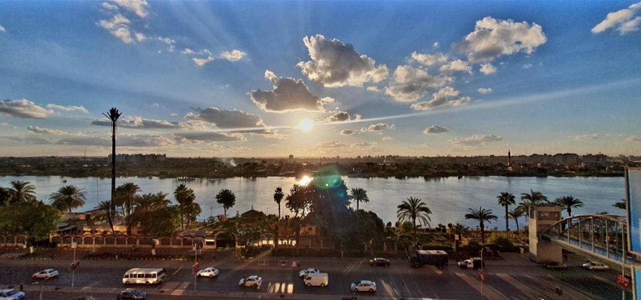Grand Bayan Hotel & Apt At Nile Plaza Il Il Cairo Esterno foto