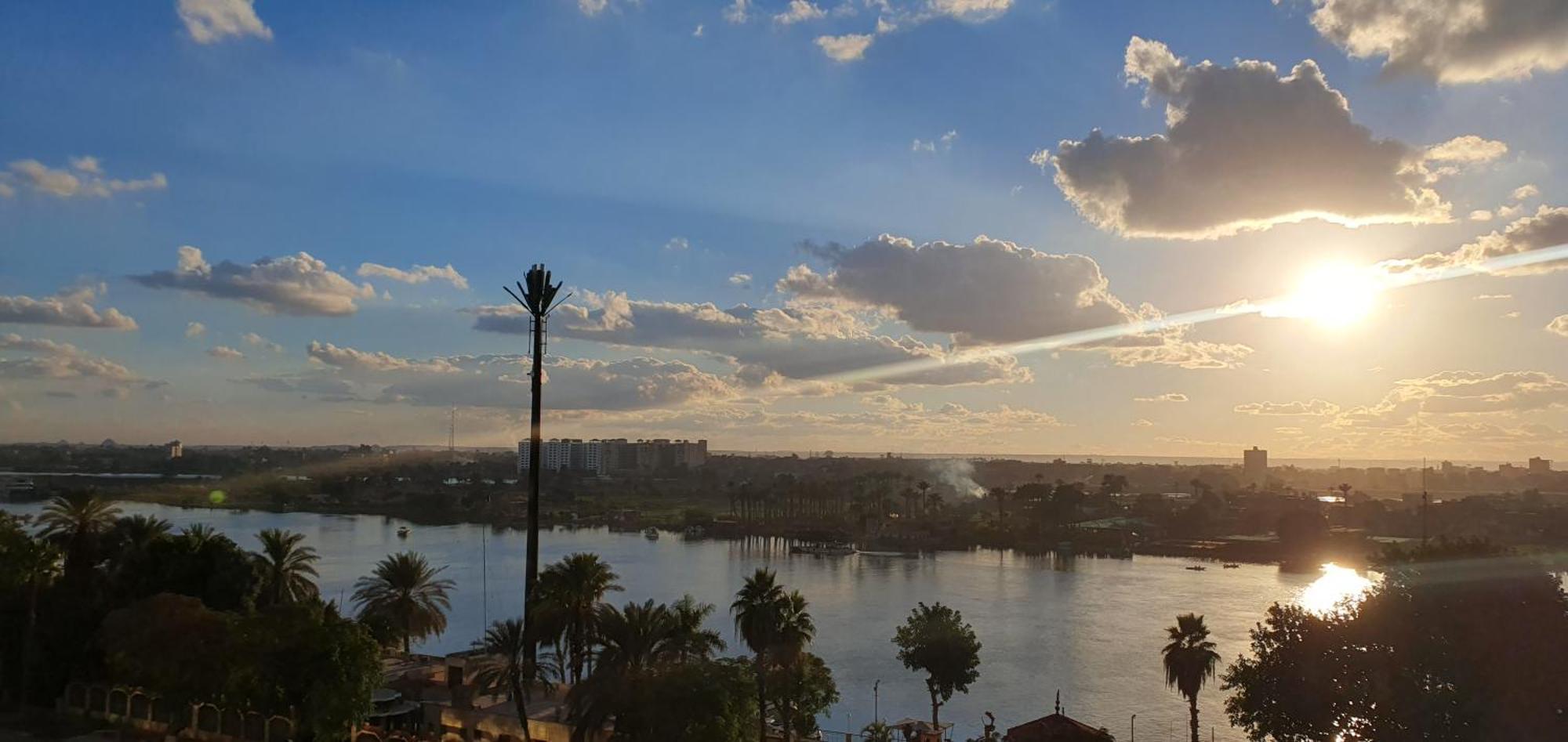 Grand Bayan Hotel & Apt At Nile Plaza Il Il Cairo Esterno foto